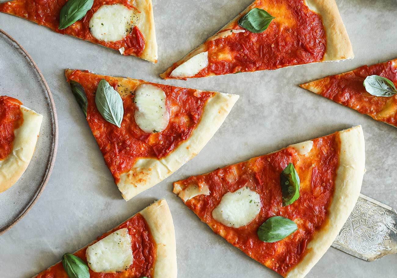 Make authentic Italian margherita pizza at home